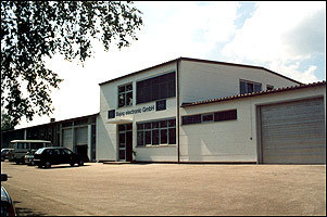 其主導(dǎo)產(chǎn)品有:電站鍋爐噴燃器火嘴、過熱器梳形卡、 穩(wěn)燃體、中心筒、風(fēng)帽等耐熱件;煤粉管、灰渣管、護(hù)瓦,鍋爐護(hù)瓦,磨煤機(jī)進(jìn)出口料斗、襯板、防磨板等耐磨、耐腐蝕鑄件。,工廠,廠商-山東金山鍋爐風(fēng)帽鑄造