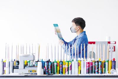 長江邊，搬出一片新天地 湖北沿江一公里內化工企業“清零”后的新材料技術研發轉型之路